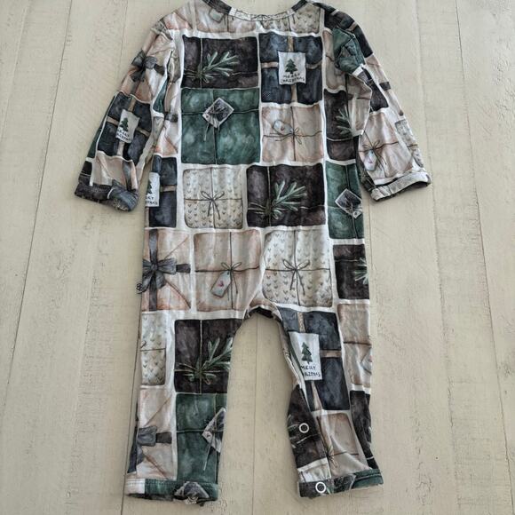 Little Bum Bums AKA Bums & Roses Bamboo Christmas Romper 9-12 months EUC - Picture 2 of 5